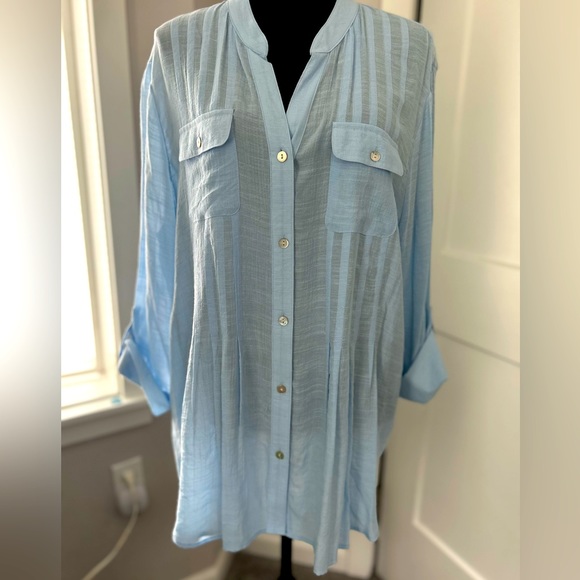 Ruby Rd. Tops - Blue blouse with pintuck details and front buttons. 3/4 length sleeves.